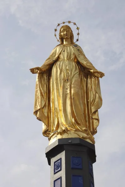 Mujer Santa Figura Fuente Fuente Ciudad Bad Wurzach Distrito Ravensburg — Foto de Stock
