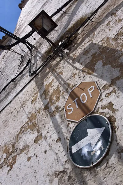 Verkehrsschilder Einer Wand Bornos Andalucia Spanien Europa — Stockfoto