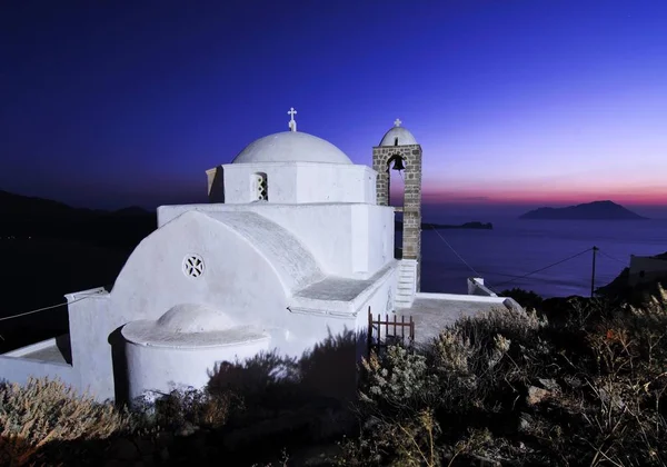 Eglise blanche en Grèce — Photo