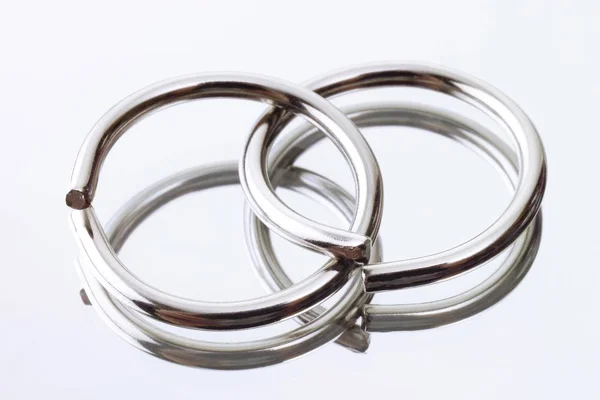 Prata Conectado Anéis Entrelaçados — Fotografia de Stock