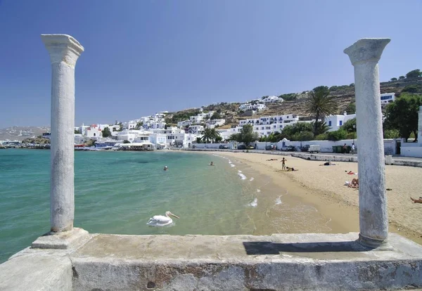 Eski Liman Mykonos Sütunlar Plaj Turkuaz Denizin Kiklad Adaları Yunanistan — Stok fotoğraf