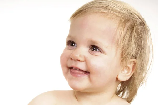 Ridere Bambino Con Capelli Biondi — Foto Stock