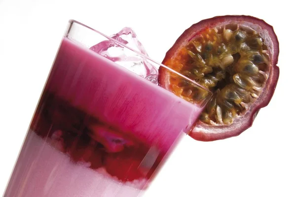Passion Fruit Drinking Yoghurt Glass Garnished Passionfruit Slice — Stock Photo, Image