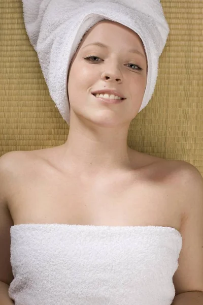 Young Woman Relaxing Spa Towel Wrapped Her Head — Stock Photo, Image