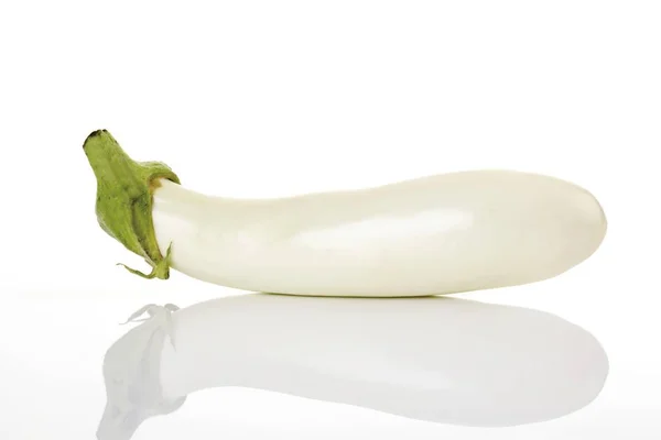 Beyaz Arka Plan Tay Mini Patlıcan — Stok fotoğraf