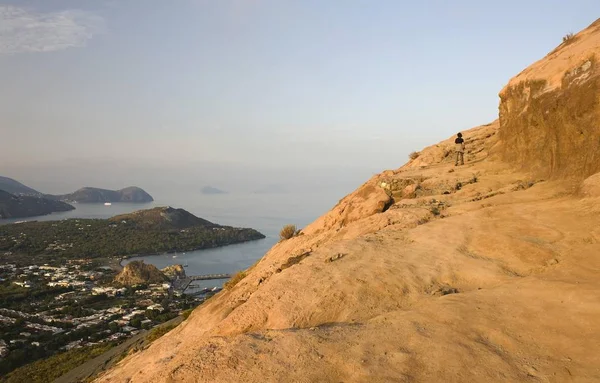 Klim Naar Rand Van Krater Vulcano Eiland Lipari Eilanden Italië — Stockfoto