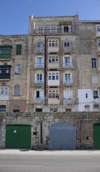 Jellegzetes Ház Homlokzata Marsamxett Street Valletta Málta Európa — Stock Fotó