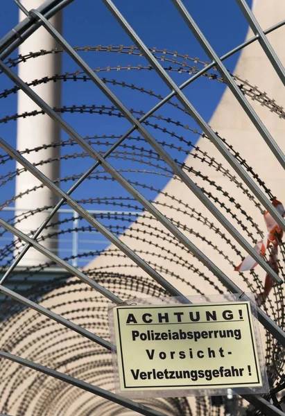 Schild Auf Der Rückseite Des Bundeskanzleramtes Berlin Mitte Deutschland Europa — Stockfoto