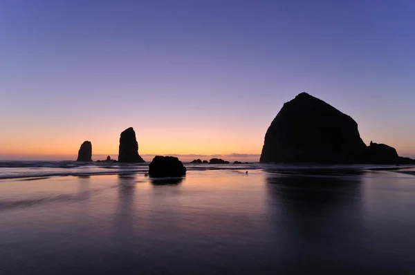 Famous Haystack Rock Monolith Solidified Lava Rock Cannon Beach Clatsop — Stock Photo, Image