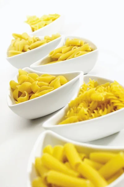 Fusilli Gialli Crudi Pasta — Foto Stock