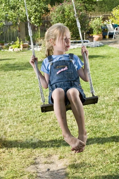 Girl Swinging Swing — Stock Photo, Image