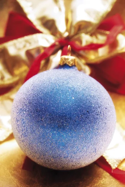 クリスマス ツリーの青い装飾グッズ — ストック写真