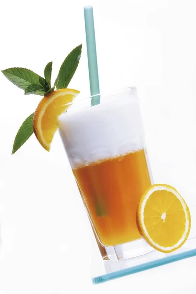 Trinkjoghurt Glas Garniert Mit Orange — Stockfoto