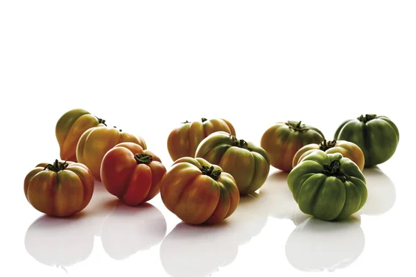 Oxheart Tomaten Witte Achtergrond — Stockfoto