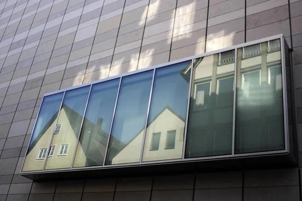 Reflection of house fronts