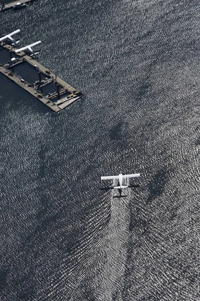 Seaplane Taxiing Water Jetty Vancouver British Columbia Canada North America — стоковое фото