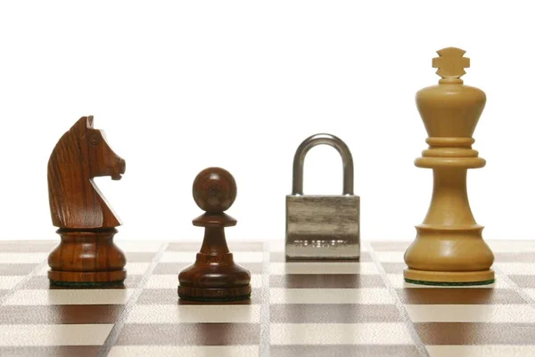 Шахові Фігури Шаховій Дошці Замком Символ Безпеки Стратегії — стокове фото