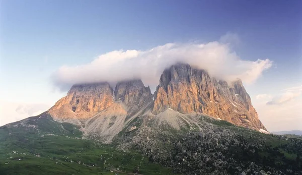 Beautiful mountains with sunset — Stock Photo, Image