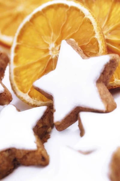 star cookies and orange slices