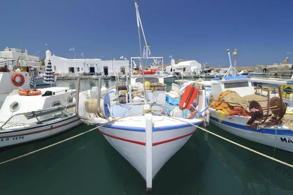 Fiskebåtar Den Hamnen Naoussa Paros Cyclades Griechenland Europa — Stockfoto