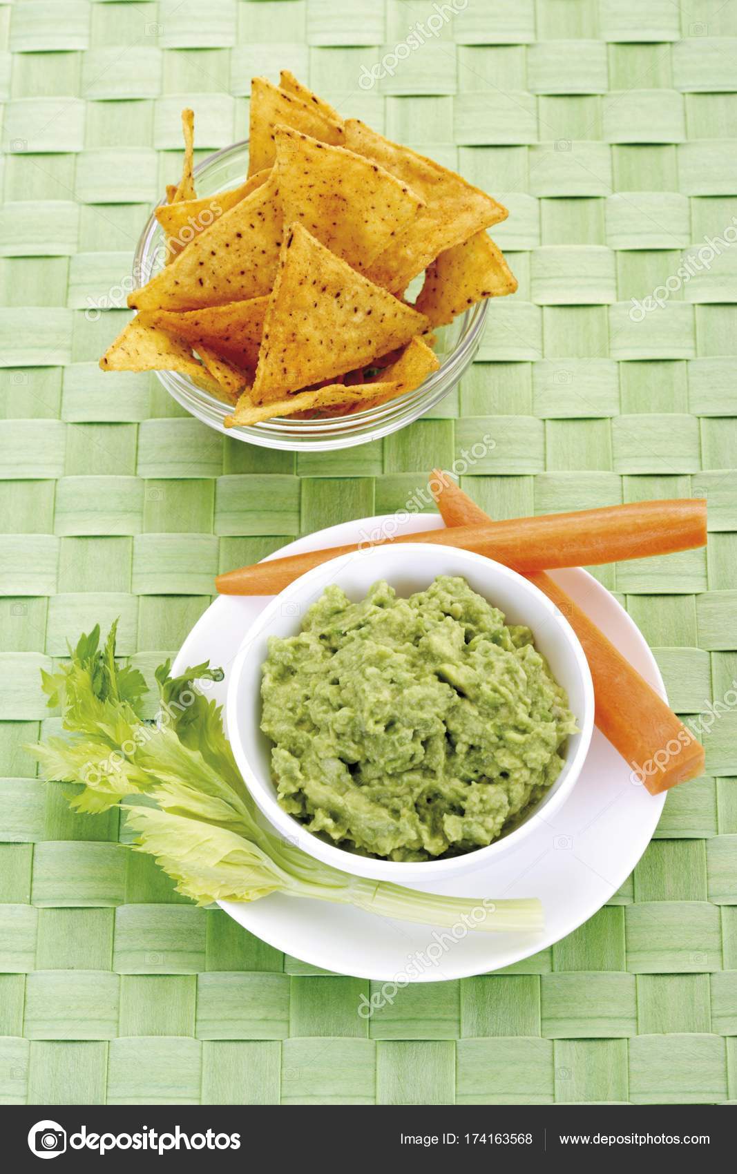 Nachos Avocado Dip Guacamole Garnished Carrots Celery — Stock Photo © imagebrokermicrostock