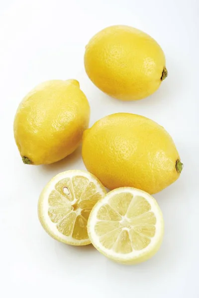 Limoni Freschi Agrumi Isolati Bianco — Foto Stock