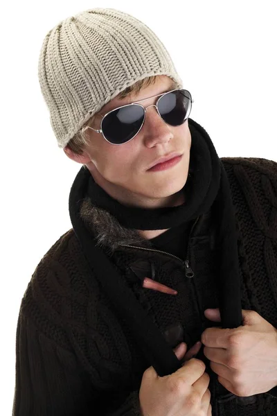 Mladý Muž Nosí Sluneční Brýle Vlněný Klobouk — Stock fotografie