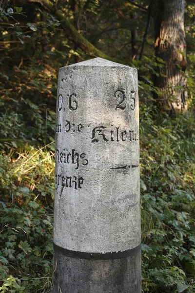 Milník Rhoen Franconia Bavorsko Německo Evropa — Stock fotografie