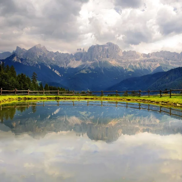 Alpes Rosengarten Reflétées Dans Lac Wunleger Près Tiers Bolzano Bozen — Photo