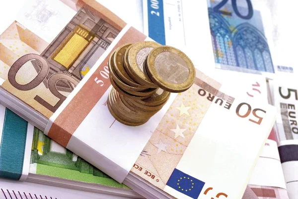 Euro Scheine Und Münzen — Stockfoto