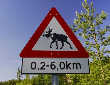 crossing sign on road, animal clipart