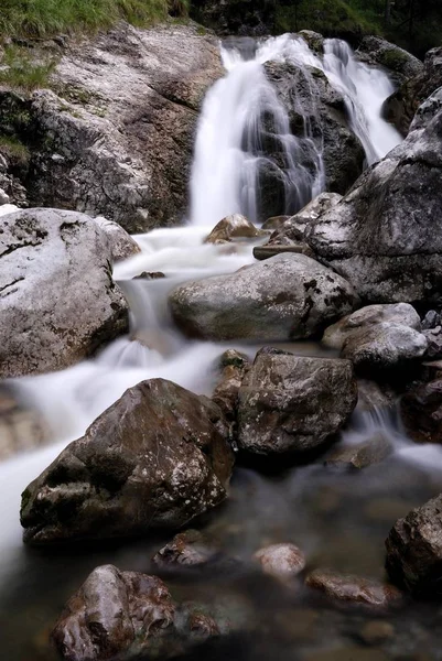 Aerosol Agua Sobre Rocas Kuhflucht Falls Farchant Baviera Alemania Europa — Foto de Stock