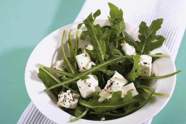 Rucola Beyaz Peynirli Salata — Stok fotoğraf