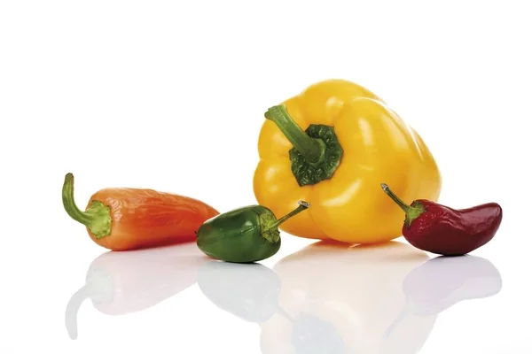 Pimentos Amarelos Capsicum Pimentão Fresno Jalapeno Fresno — Fotografia de Stock