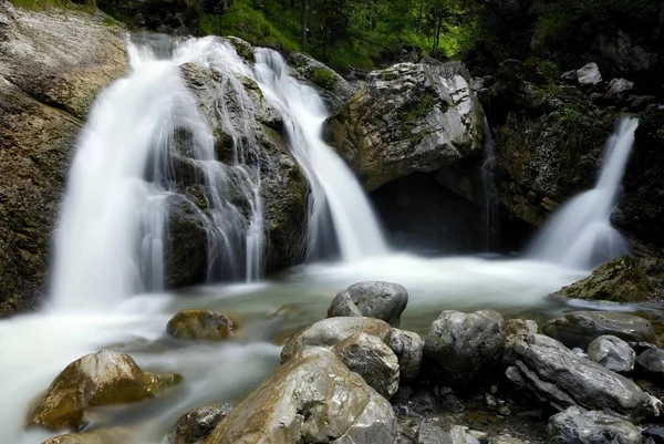 Kuhh Falls Farchant Upper Bavaria Бавария Германия Европа — стоковое фото