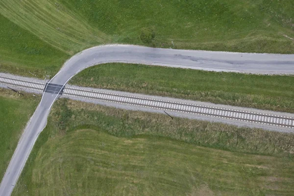 Gleise Überqueren Straße Luftaufnahme Oberallgäu Bayern Deutschland Europa — Stockfoto