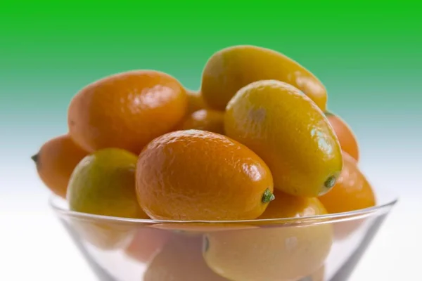 Läckra Ekologiska Färska Kumquats Frukter Glas — Stockfoto