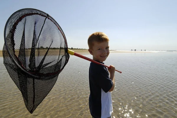 Niños Buscando Animales Laguna Adria Cerca Bibione Italia —  Fotos de Stock