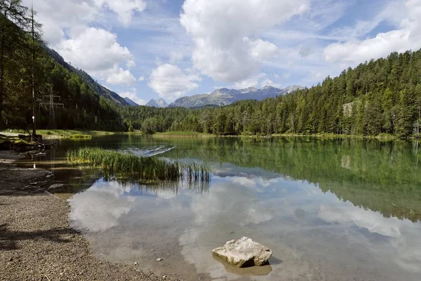 Weissensee Next Fernpass Tyrol Austriain Front Mountains Loreakopf Heiterwand — Stock Photo, Image