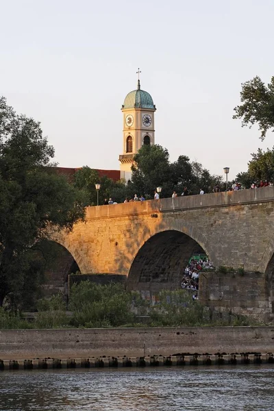 Puente Piedra Viejo Río Danubio Iglesia Mang Ratisbona Baviera Alemania —  Fotos de Stock