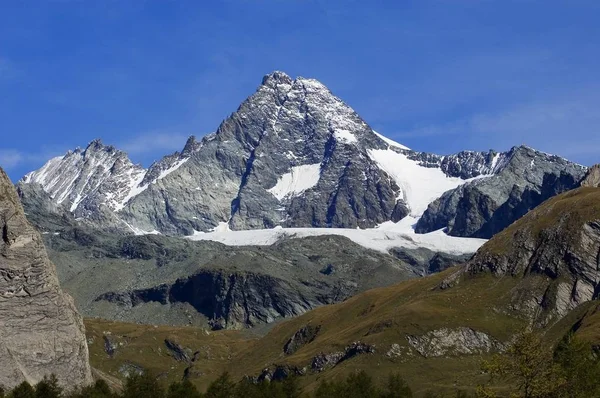 総グロックナー リュクネール家 Kalser 山の道 Easttyrol チロル オーストリア ヨーロッパで Kals からの — ストック写真