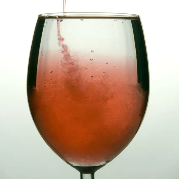 Roter Fruchtsirup im Glas — Stockfoto