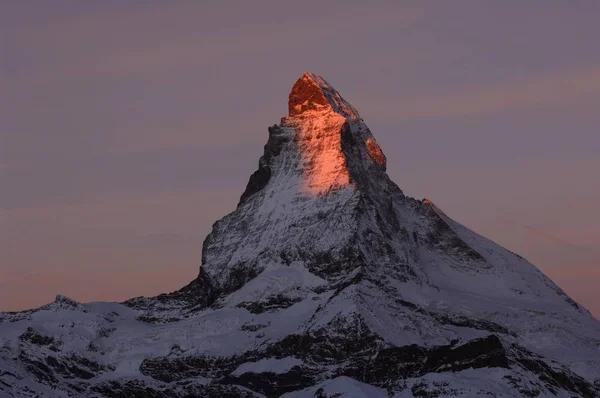 日の出 ツェルマット スイス ヴァレー州 ヨーロッパでマッターホルン — ストック写真