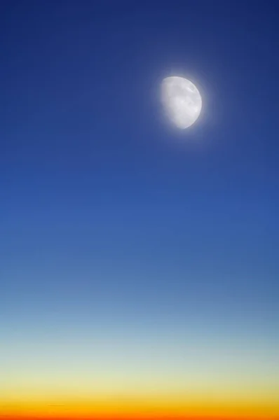 Abendhimmel Mit Mond — Stockfoto