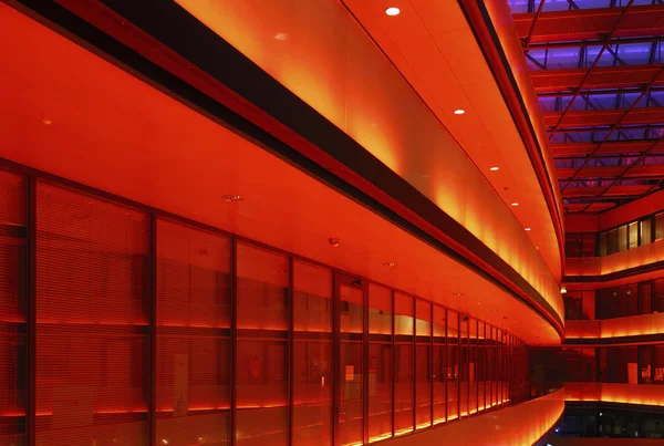Piros Ragyogó Neonfények Épület — Stock Fotó
