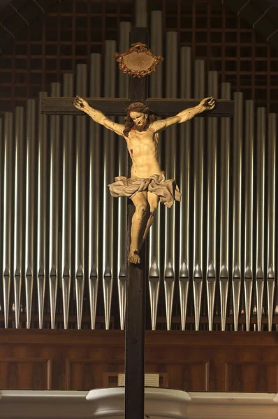 Ιησούς Στον Σταυρό Μπροστά Από Όργανο Της Εκκλησίας Santandrea Levanto — Φωτογραφία Αρχείου