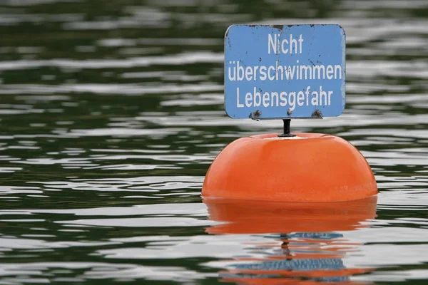 Oberschleissheim Ger 2006 Július Egy Bója Figyelmeztet Veszélyes Úszás — Stock Fotó