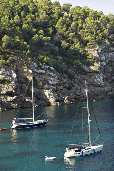 Sant Miquel Ibiza港附近的Cala Benirras — 图库照片