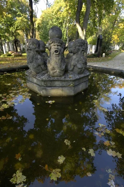 Fontein East Begraafplaats Beieren München — Stockfoto