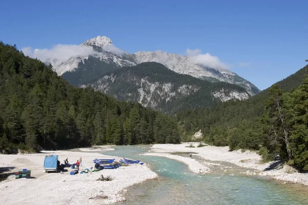 Ποταμός Isar Κοντά Στο Scharnitz Στο Τιρόλο Της Αυστρίας — Φωτογραφία Αρχείου